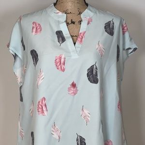 New with Tags EMERY ROSE Short Sleeve, V Neck Blouse. Size Large.